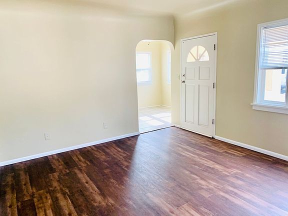 3rd image of 4227 Lamont St