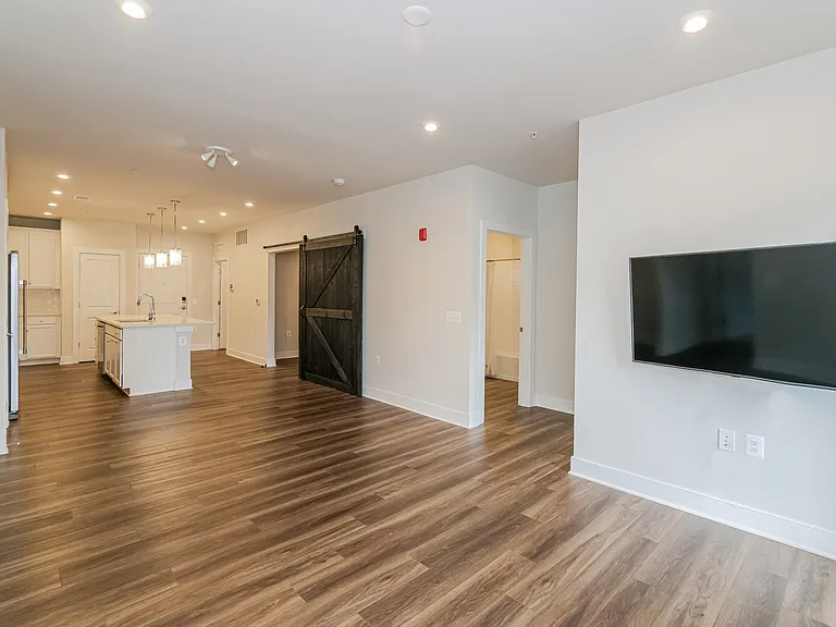 102 Saint Ives Pl #303 — Photo 5