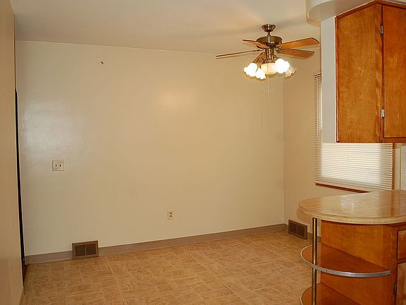 5th image of 580 Parkview Ave