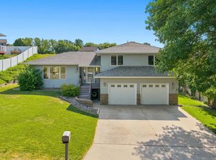 1204 6th St NE, Minot, ND 58703