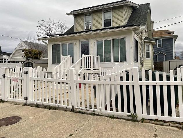 1st image of 1411 Emerson Ave
