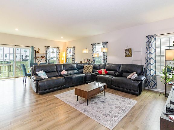 2nd image of 570 Bermuda Way