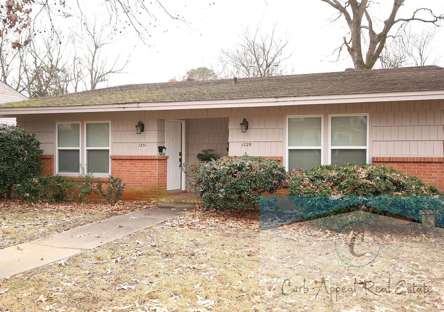 Completely Renovated 2 Bed 1 Bath Duplex with Fenced Yard — Photo 1
