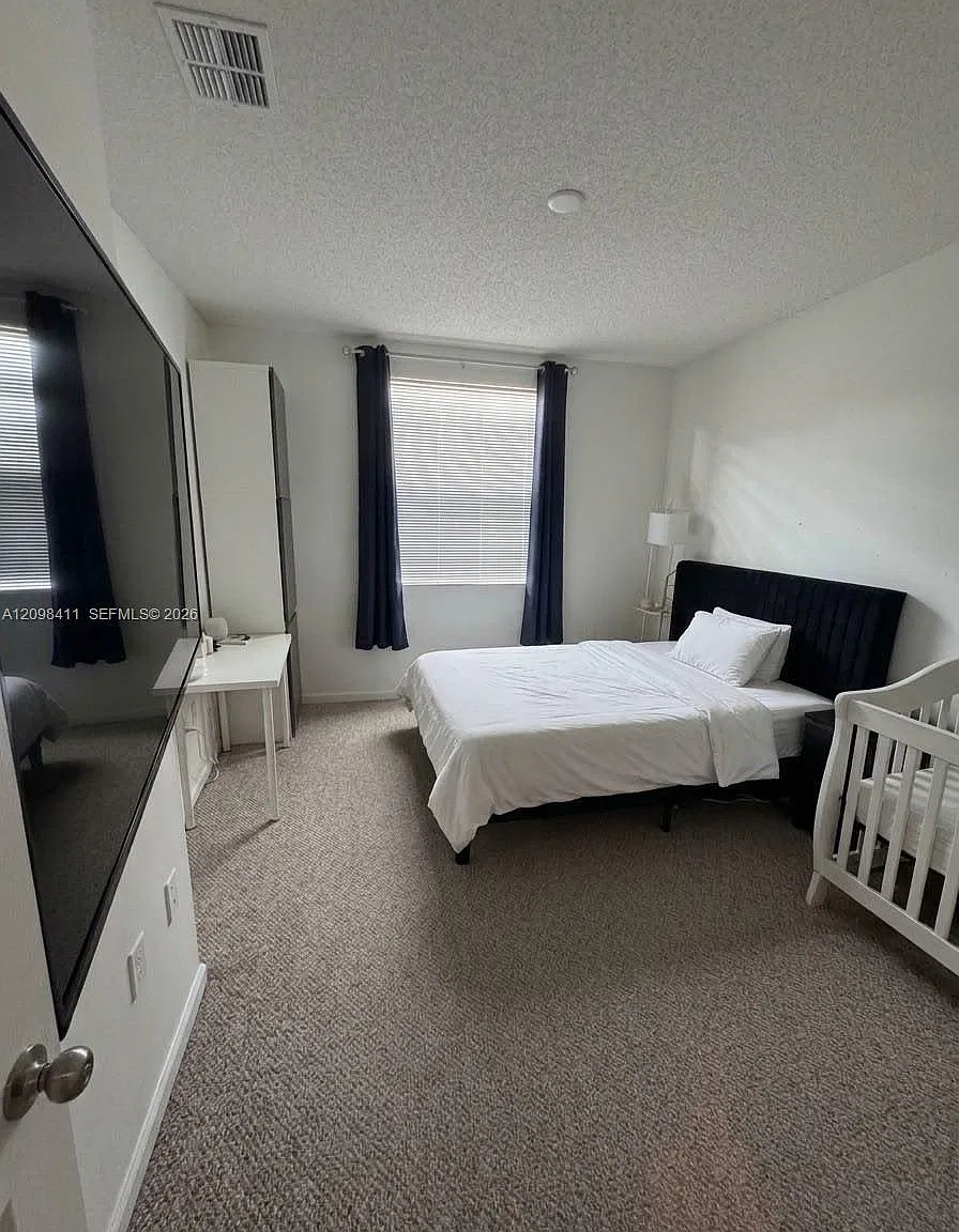 Porto Bellagio Condo — Photo 3