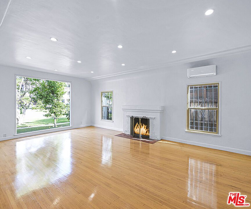 1st image of 1119 S Crescent Heights Blvd
