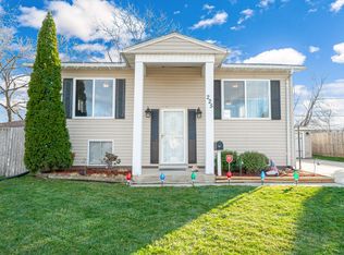 225 Healy Ave, Romeoville, IL 60446