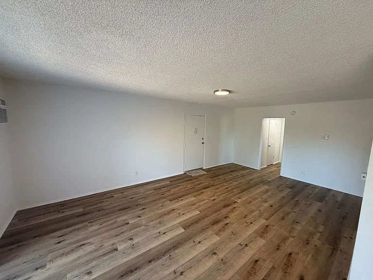 20317 Saticoy St — Photo 16