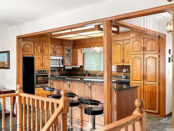 5th image of 429 Montreal AVENUE S