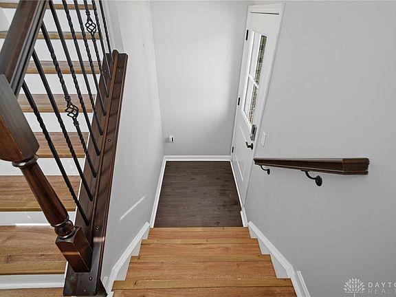 4th image of 136 Waterhaven Way