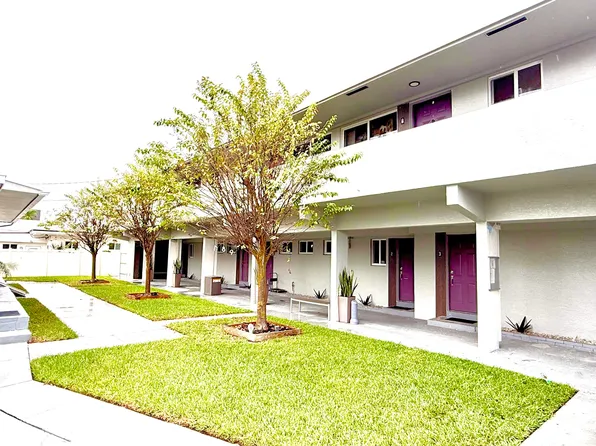 720 NE 7th St, Hallandale, FL