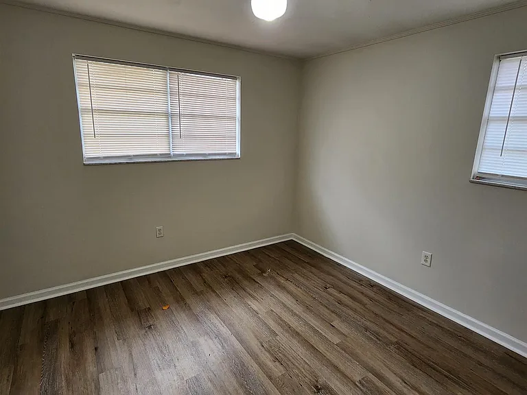 117 Hazel Dr — Photo 12