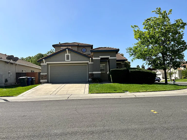 1946 Jim Casebolt Way — Photo 2