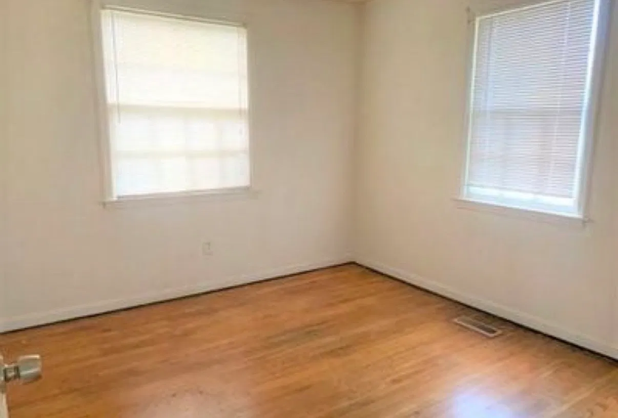 2 bed, 868 sqft, $900 — Photo 3