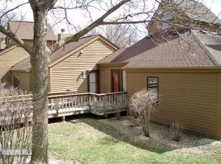 29 Farmstead Ln, Galena, IL 61036
