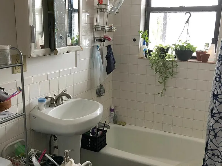 31 Egremont Rd #3C — Photo 8