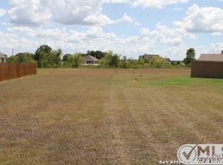 15810 Lake Breeze Dr, Lytle, TX 78052