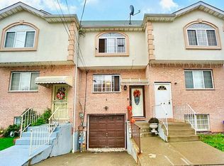 12 Deirdre Ct, Staten Island, NY 10304