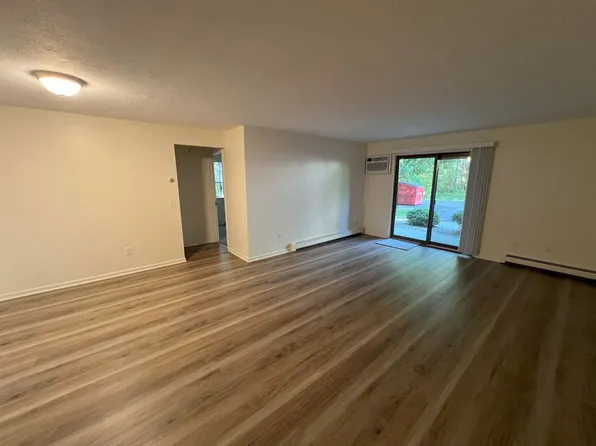 Munson Court Apartments, 414-417-426 Munson Pl #104, Traverse City, MI 49686