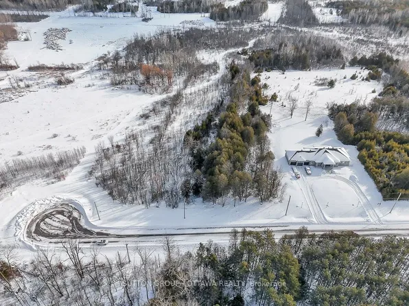 6268 Nick Adams Rd, Ottawa, ON K4P 1H2