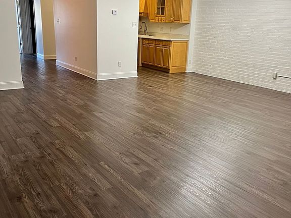 2nd image of 2305 W Franklin St #B