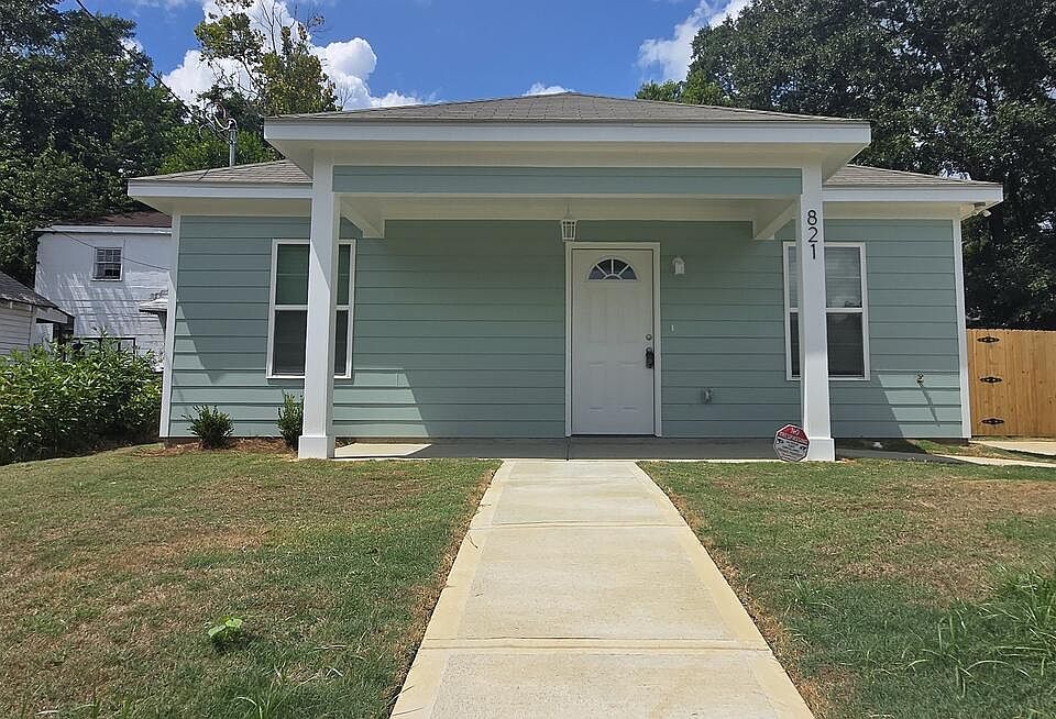 1st image of 821 Apex Rd