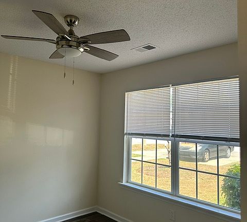 5th image of 40 Providence Plantation Cir