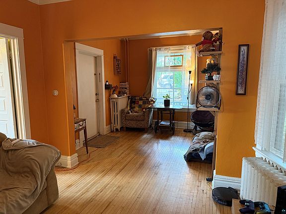 3rd image of 2128 W 6th St