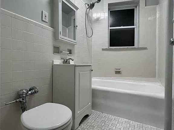 2nd image of 257 Grant Ave #B01