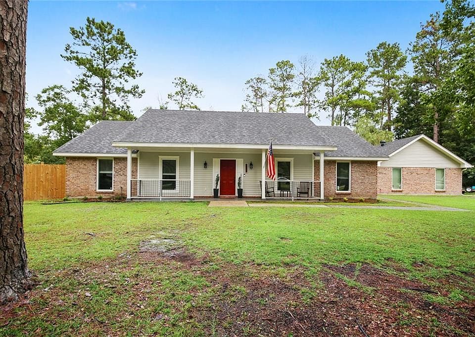 1st image of 102 Briarwood Cir