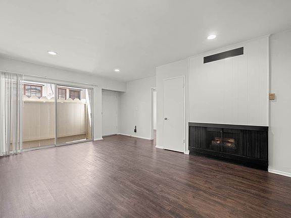 3rd image of 1537 Centinela Ave #2A