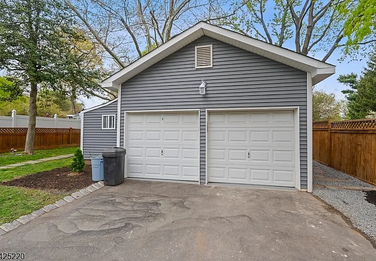 6 Dawes Ave — Photo 36