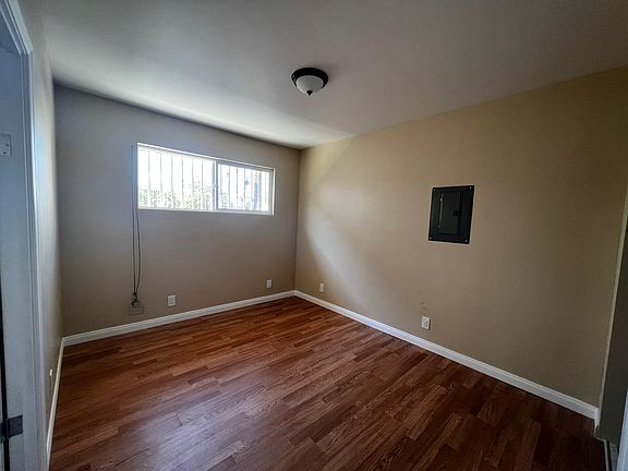 5th image of 6117 S Hoover St #1/2