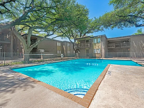 Oaks at Spring Valley