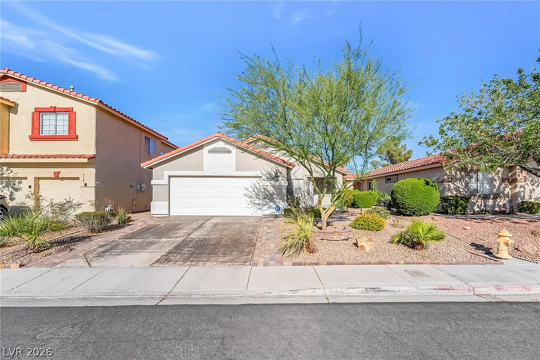 3 bed, 2.0 bath, 1516 sqft, $2,250 — Photo 1