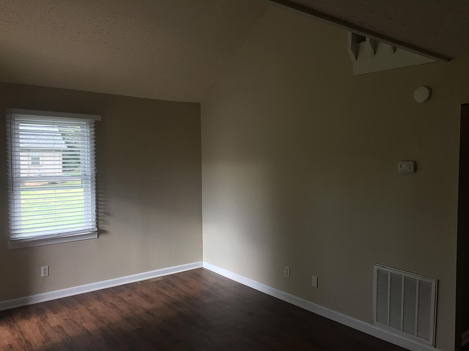 2nd image of 1621 Flanigan Ct