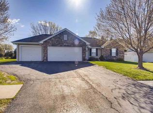 714 Meadow Ridge Ln, Lena, IL 61048