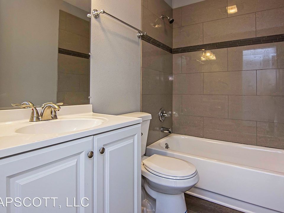 2nd image of 12702 E Burnside St APT 5