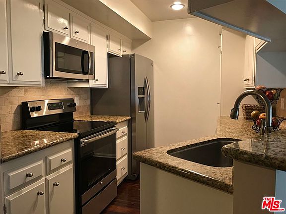 5th image of 3335 Military Ave