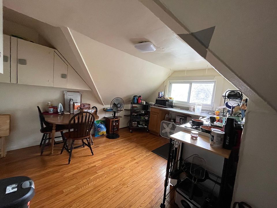 1st image of 113 S Lake Ave Floor 3