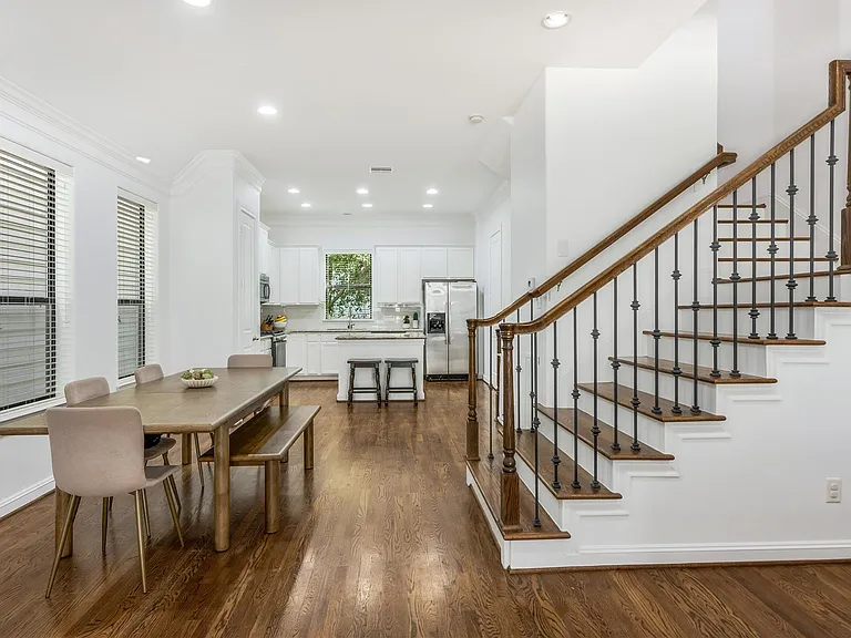 8817 Lakeshore Bend Dr — Photo 11