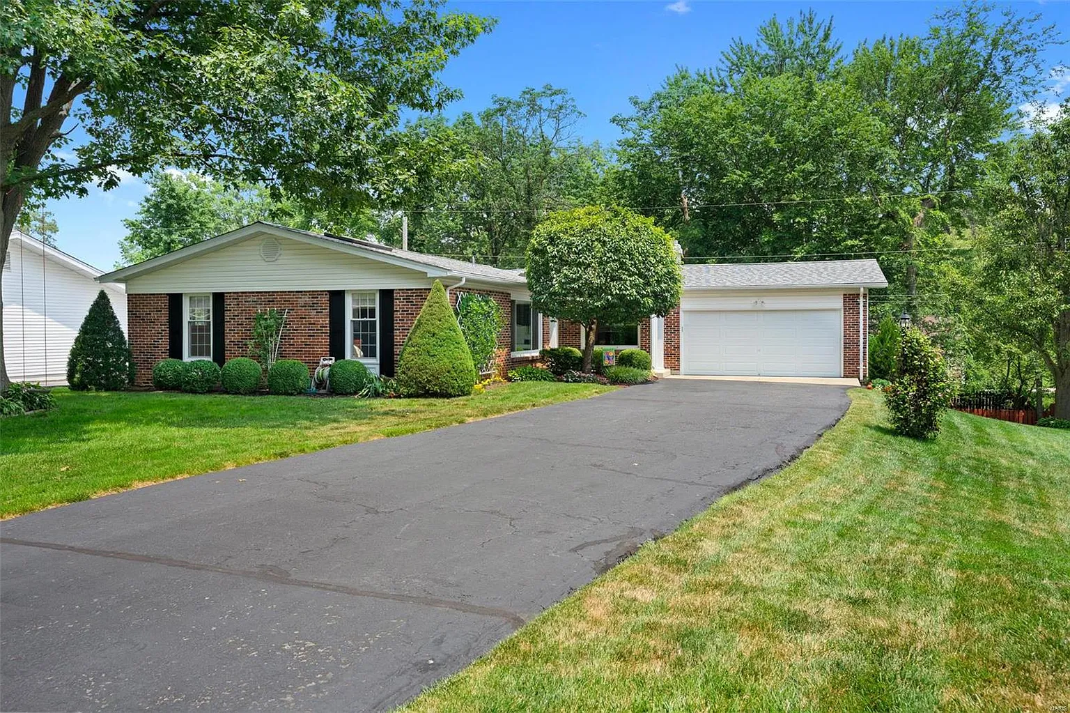 260 Pine Tree Ln photo 1