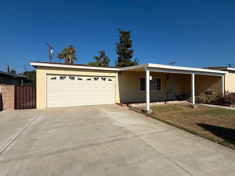 4740 N Fircroft Ave — Photo 3
