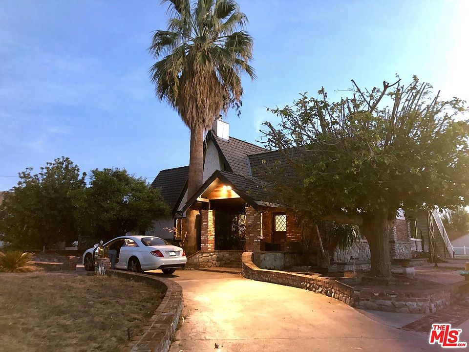 1st image of 10632 Penrose St