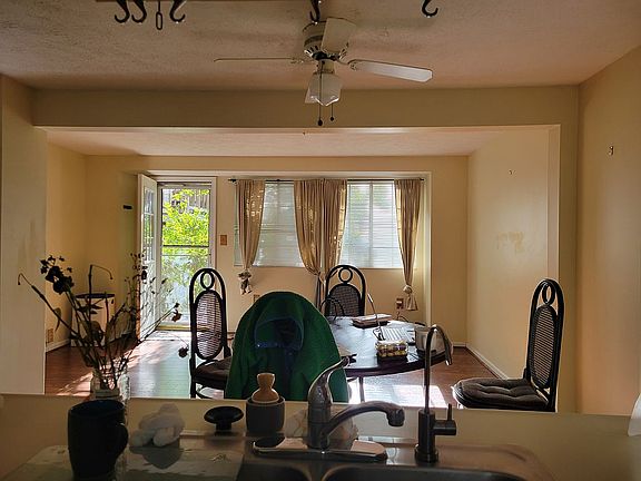 Living/Dining RM - 2nd Flr