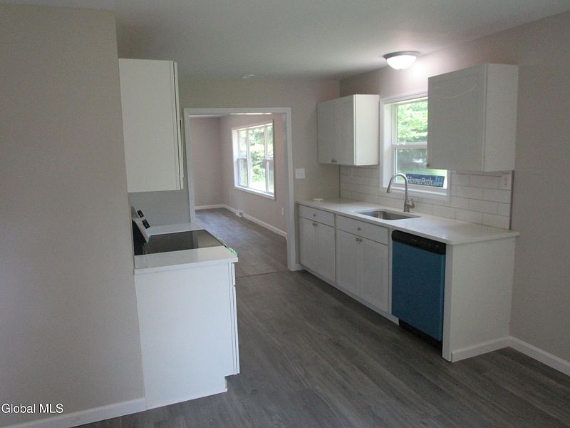 3rd image of 87 N Greenfield Road