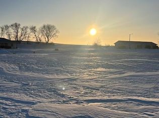 621 Borgrud Ln, Evansville, MN 56326