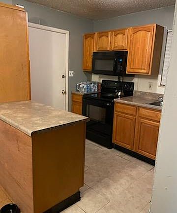 3rd image of 1652 Laurans Ave