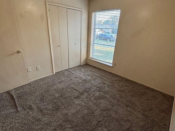 4th image of 2613 Laramie St #4
