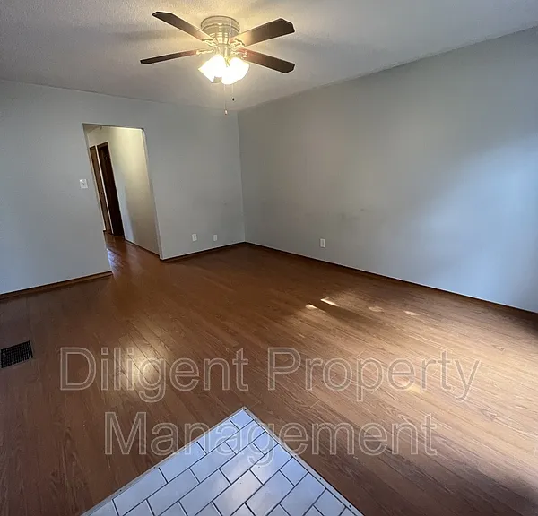 926 Dainard Dr #5 — Photo 11