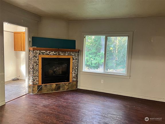 5th image of 176 Wildflower Lane